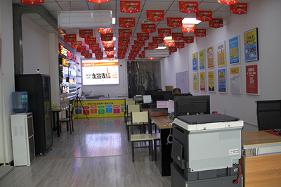 圖文快印店新產(chǎn)品營銷創(chuàng)意設(shè)計攻略 從視覺沖擊到精準觸達