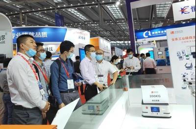 聚焦面板智造未來，迦智科技攜創新工業物流方案閃耀C-Touch